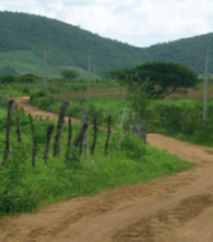 Quatro homens em duas motos roubam caminhonete na zona rural de Girau do Ponciano