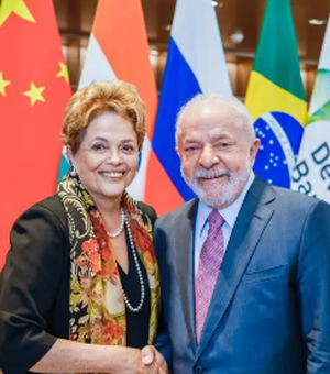 Lula defende que Dilma merece desculpas pelo impeachment