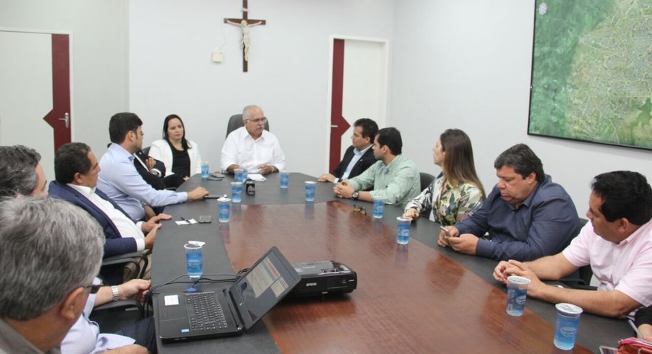 Prefeito de Arapiraca dá aos deputados a mesma desculpa que deu aos professores