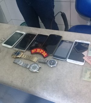 Polícia prende dupla com oito celulares roubados no Cidade Universitária 
