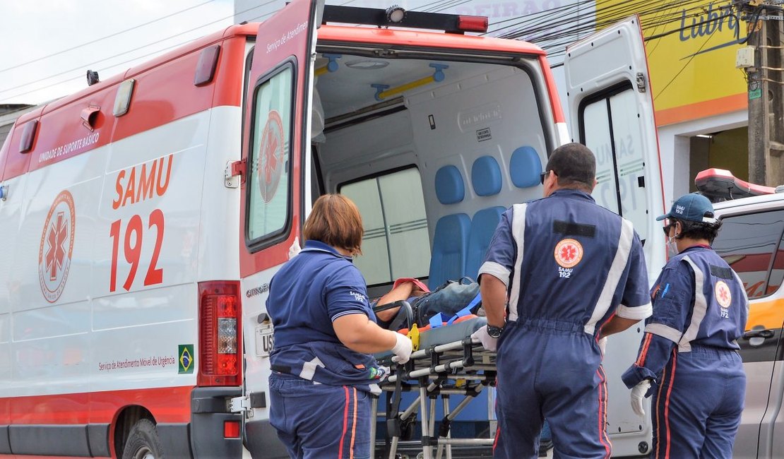 Motociclista e pedestres ficam feridos após atropelamento na BR-104, em Maceió