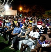Pré-candidato a prefeito de Penedo arrasta multidão para comício