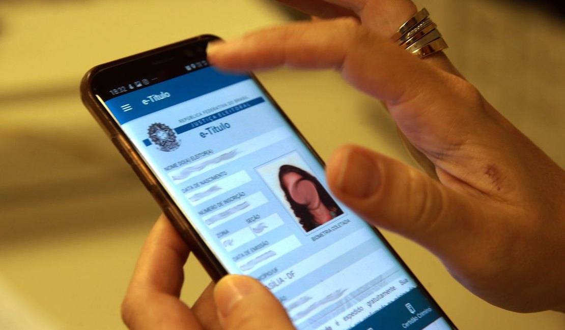 Eleitores que forem usar e-Título só podem baixá-lo até 23h59 de sábado