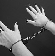 PC prende mulher foragida da justiça em Marechal Deodoro