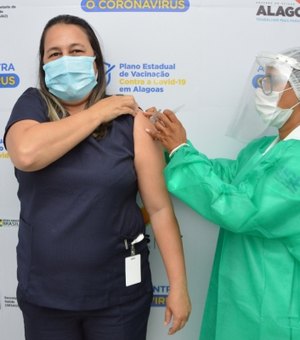 Em rotina intensa, equipes relatam emoção de participar da vacinação contra a Covid-19