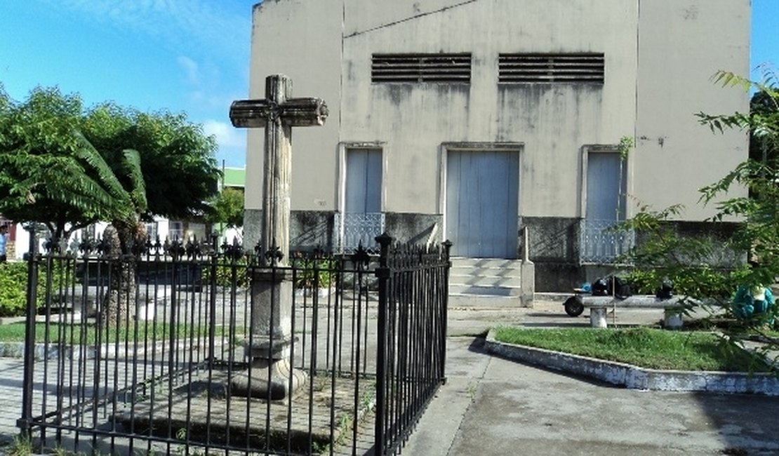 Monumento histórico é reconstruído após ato de vandalismo em Penedo