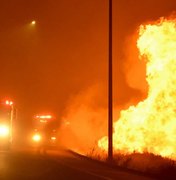  Incêndio em LA obriga cem mil pessoas a abandonar as suas casas