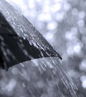 Atualização: aviso meteorológico prevê chuva moderada e possíveis pancadas intensas
