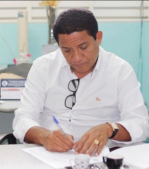Sem prestar contas de gastos com Covid, prefeito de Palmeira dos Índios pede mais 30% em orçamento