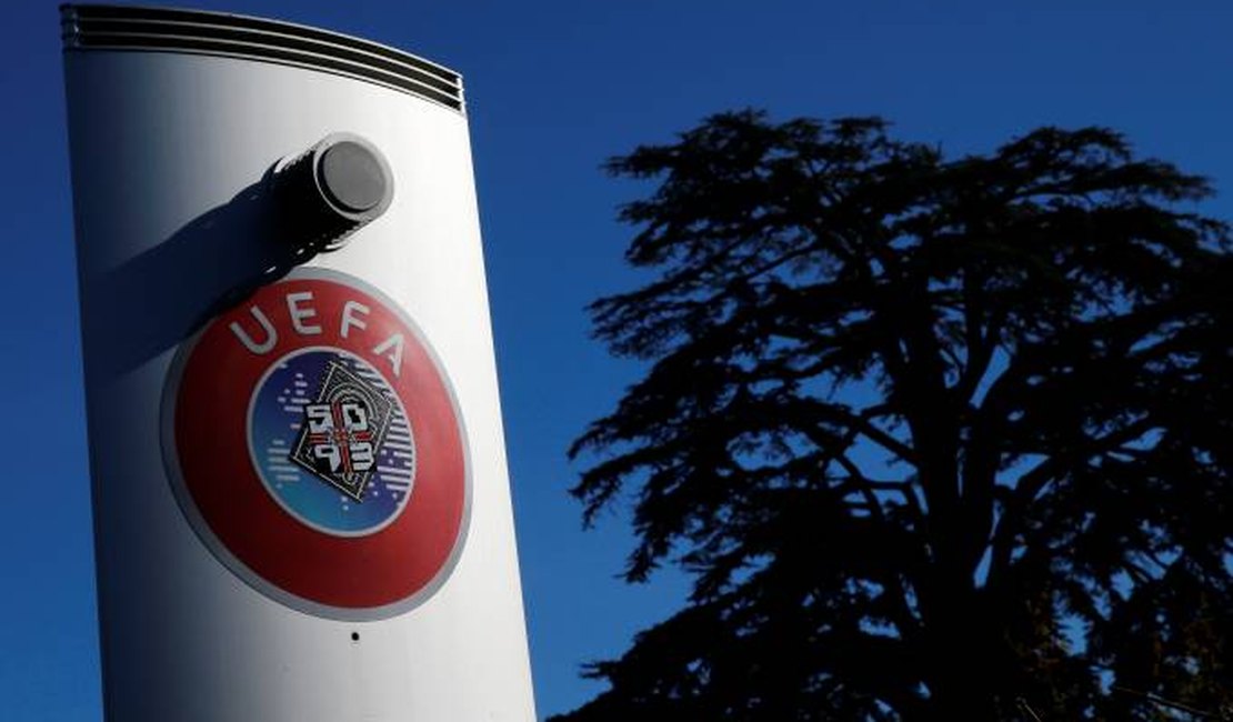 Uefa estuda mudar a regra do gol fora de casa em mata-mata