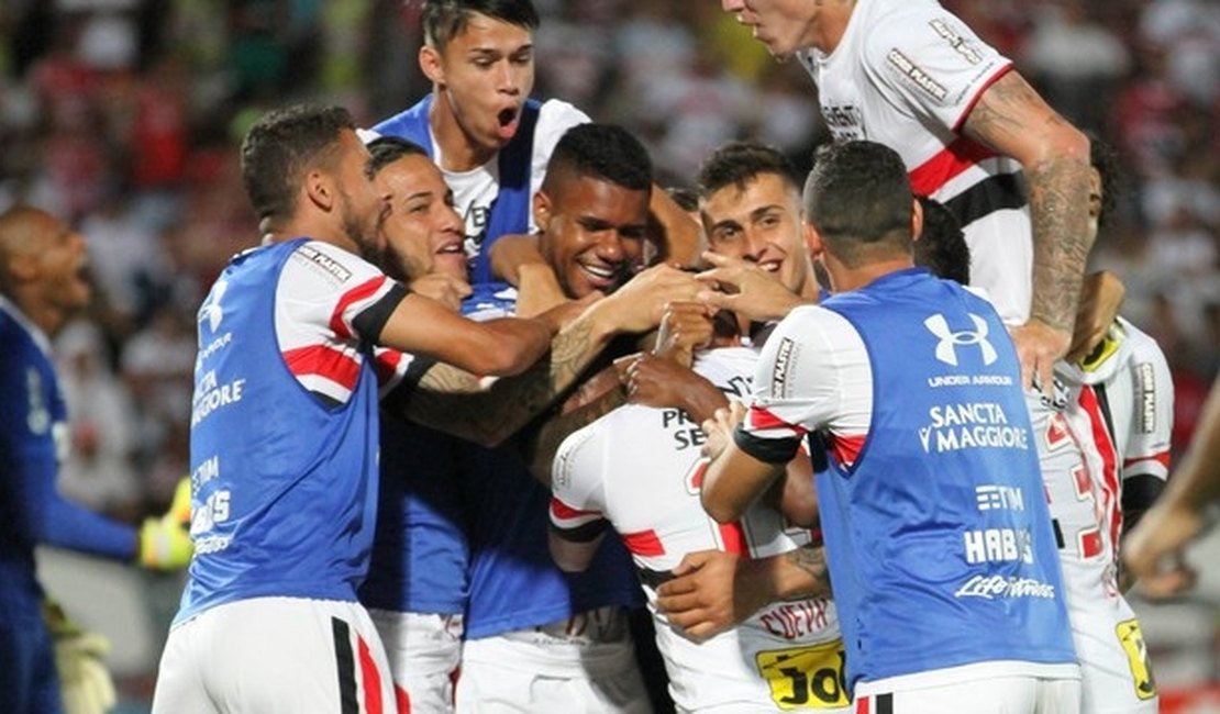 Palmeiras vence e volta a liderança da série A, América MG surpreende Santos