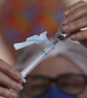 População de 33 anos já pode se vacinar contra a Covid-19 em Maceió