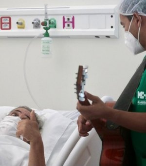 Musicoterapia ajuda no tratamento de pacientes com Covid-19 internados no Hospital Metropolitano