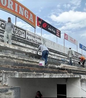 Arquibancadas do Estádio Municipal Coaracy da Mata Fonseca começam a ser pintadas