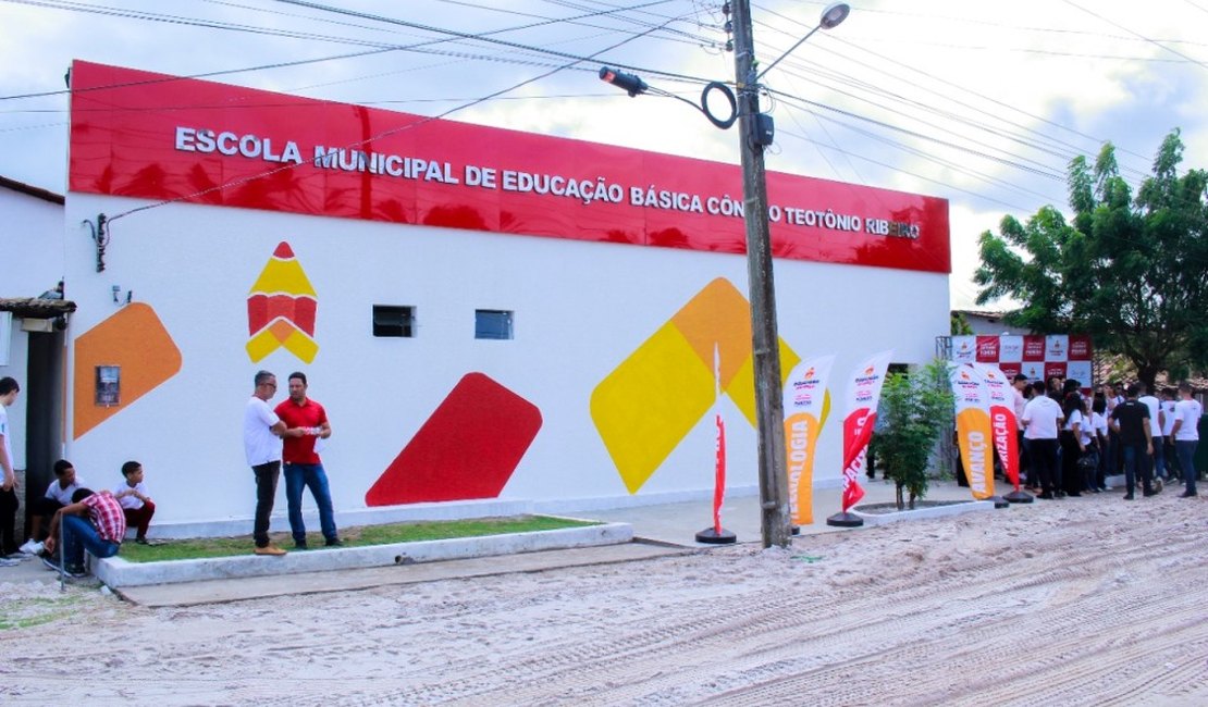 Prefeitura de Penedo moderniza e reforma escola do povoado Murici