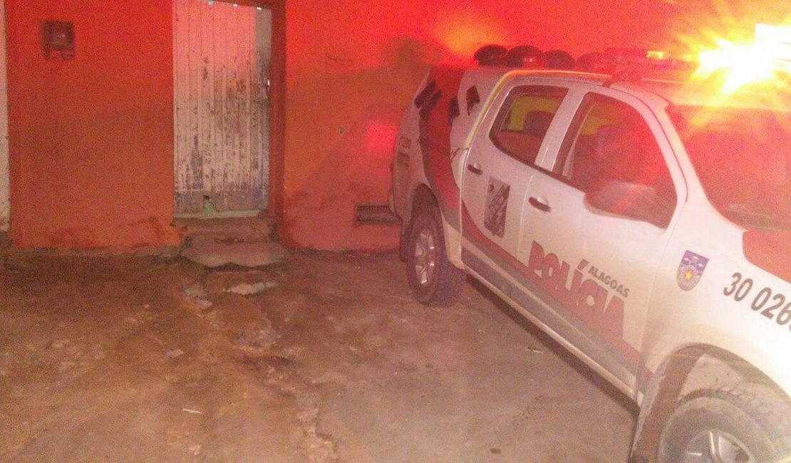 Criminosos 'caçam' vítima para matá-la dentro de casa, em Limoeiro de Anadia