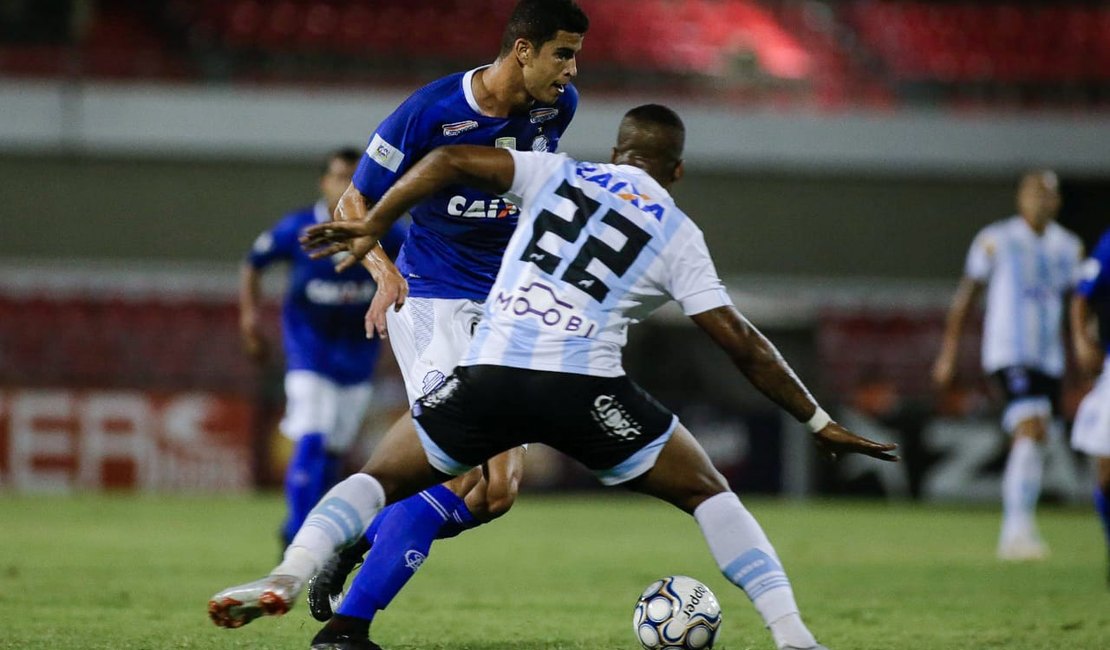 Hugo Cabral marca golaço e decide vitória sofrida do CSA sobre o Paysandu por 1x0