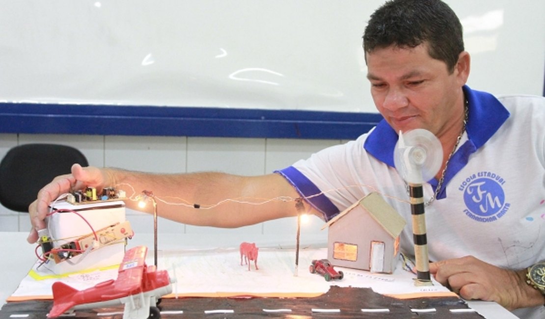 AL reduz taxas de analfabetismo e aumenta matrículas de alunos com deficiência e EJA