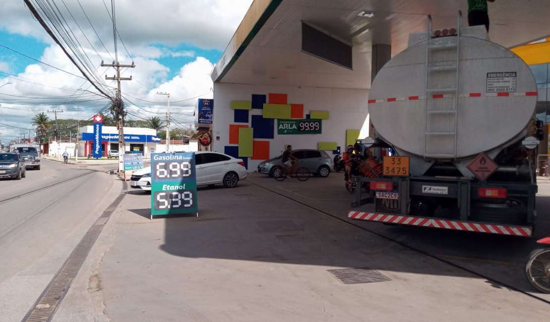 Preço da gasolina sofre leve queda em postos de combustíveis de Arapiraca
