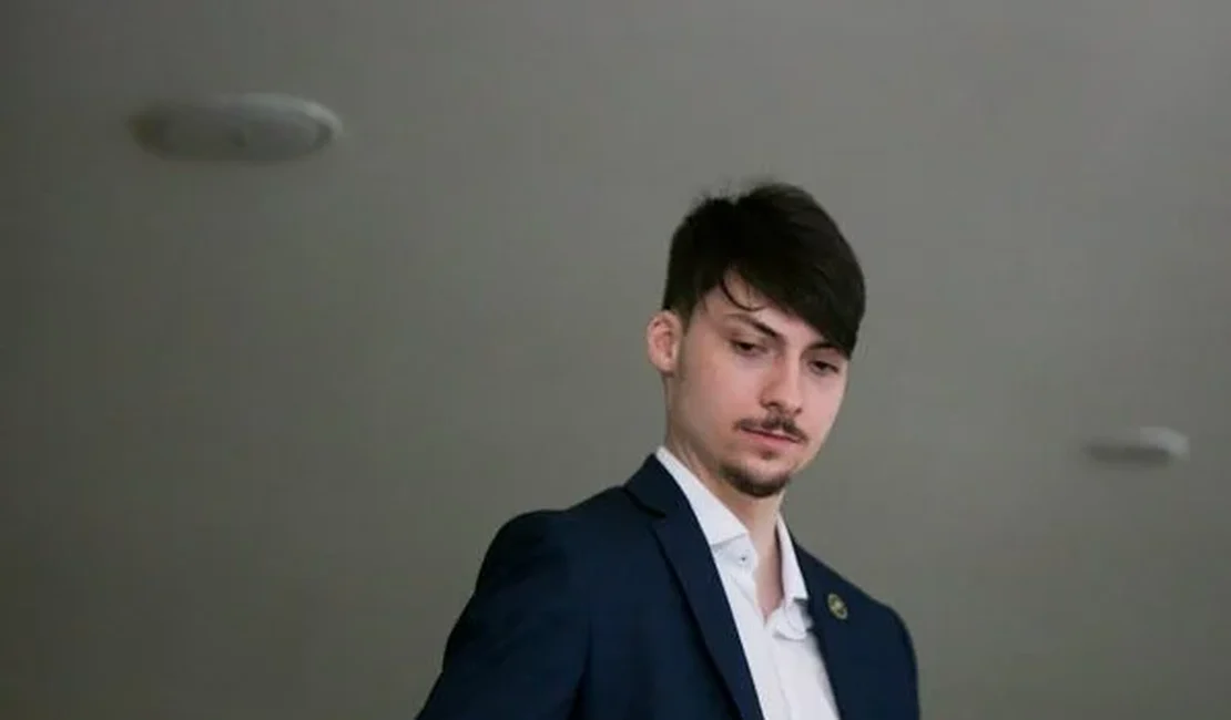 Polícia Federal abre inquérito para apurar negócios de Renan Bolsonaro