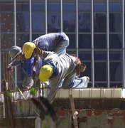 Justiça do Trabalho determina suspensão de atividades de empresa de construção civil 