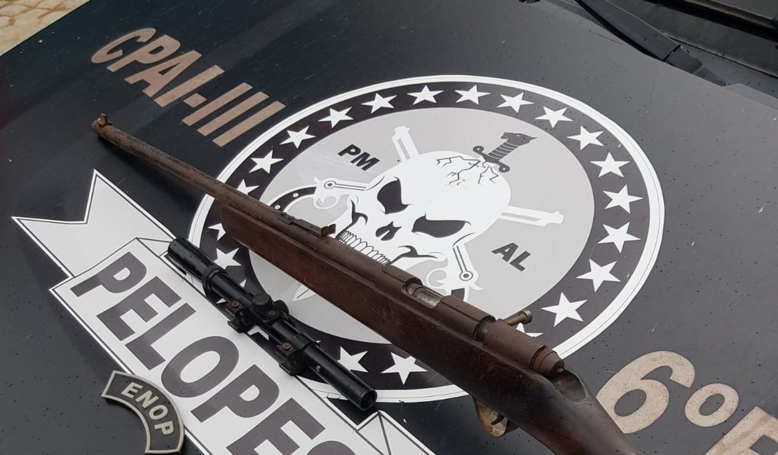 Homem é preso com rifle em Porto Calvo