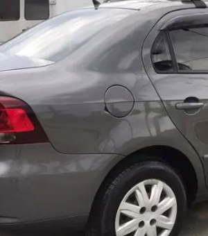 Quarteto rouba táxi em Arapiraca mas abandona veículo após colisão