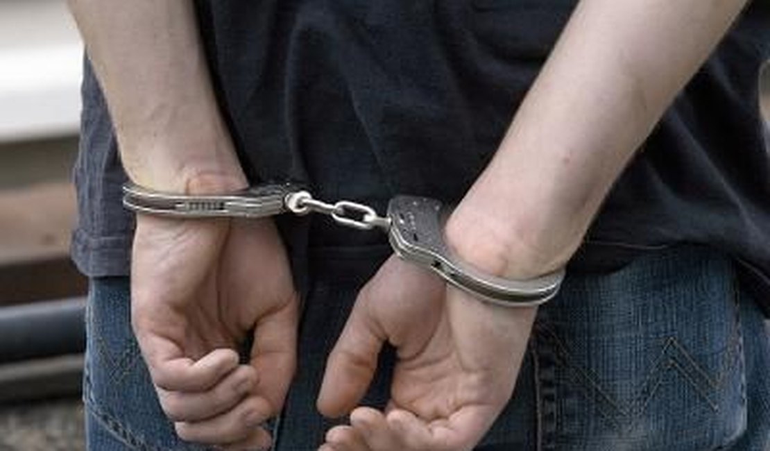 Polícia Civil prende homem envolvido em crime de latrocínio, em Maceió