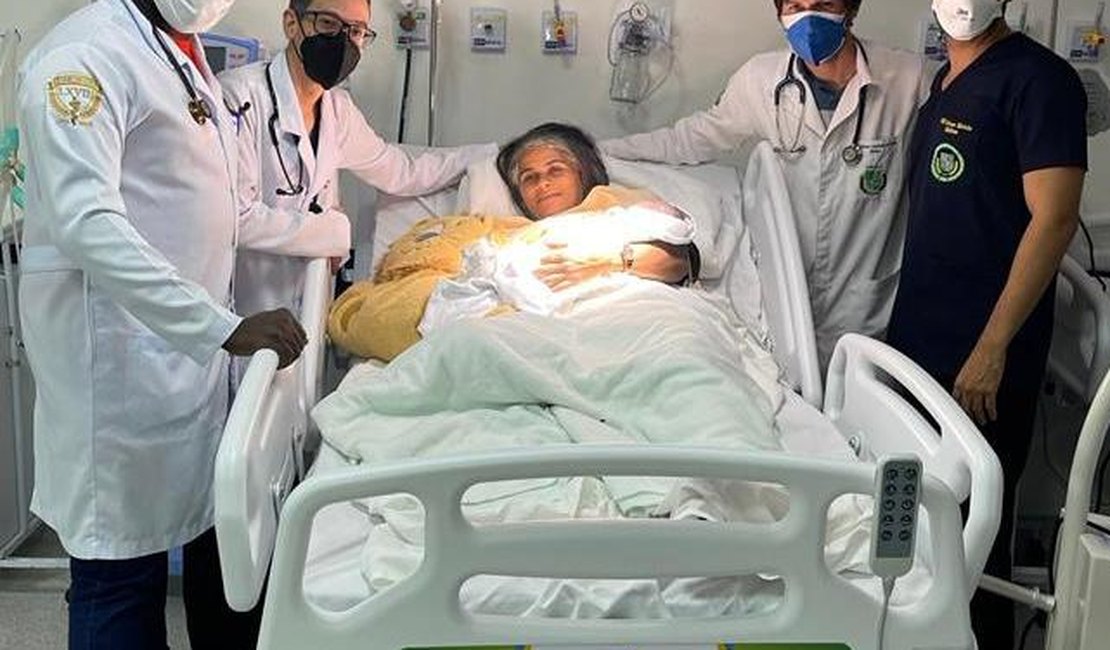 Mulher procura atendimento na UPA com dores abdominais e dá à luz o bebê