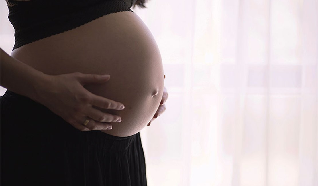 Médico alega confusão e faz aborto em grávida errada