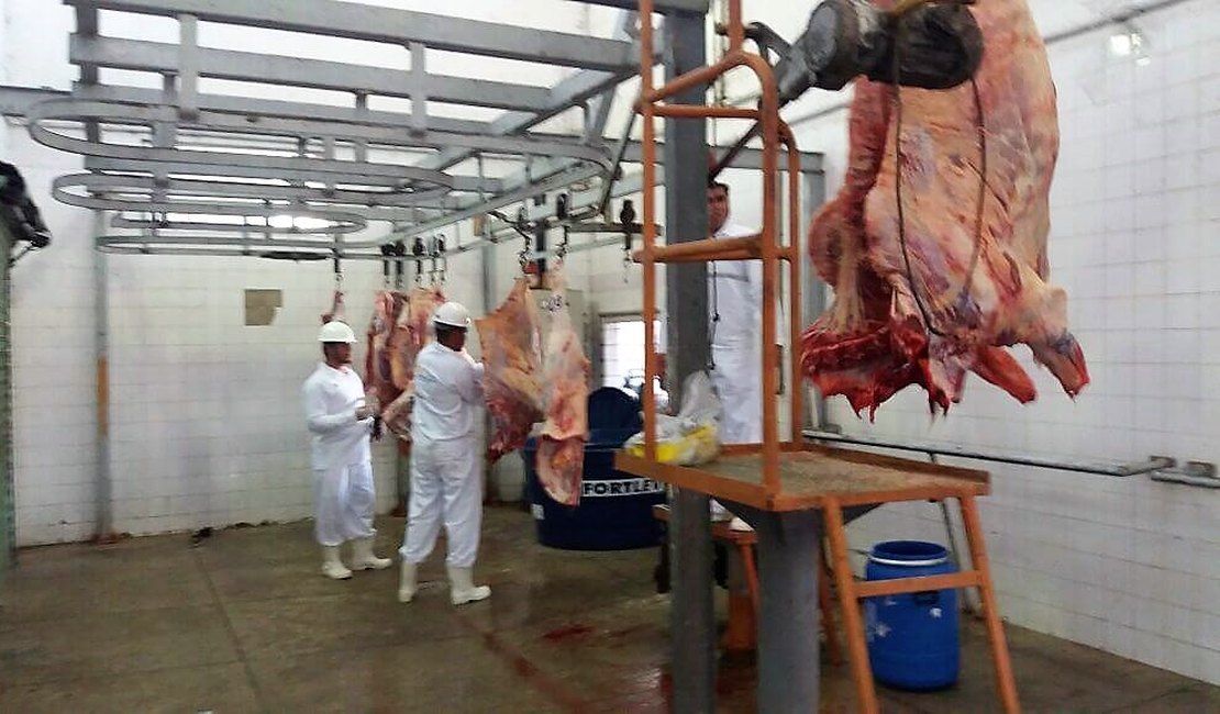 Solução para abate do gado criado em Penedo foi apresentada há dez anos