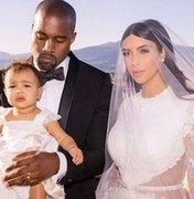 Kim Kardashian fura orelha da filha e divide opiniões