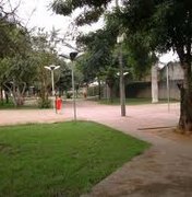 Seguranças municipais agridem homem a cacetadas na área verde de Arapiraca 