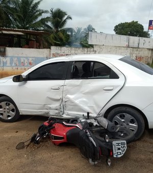 Colisão entre carro e moto deixa duas pessoas feridas em Paripueira