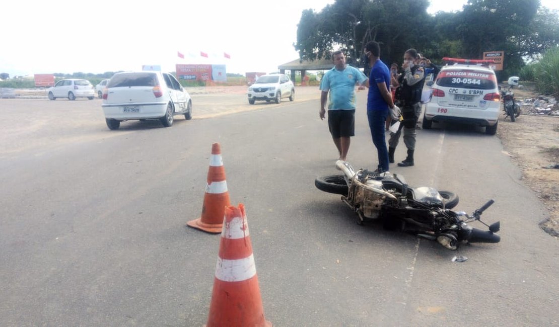 Acidente envolvendo carro e moto na tarde deste sábado, deixa dois feridos em Rio Largo