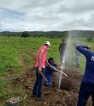 Casal flagra furto de água para irrigar bananeiras entre Quebrangulo e Palmeira dos Índios