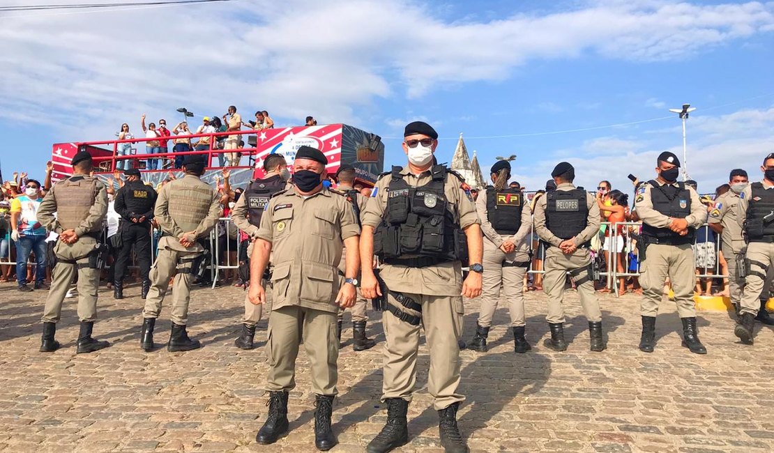 11º Batalhão da Polícia Militar realiza fiscalização da Festa do Bom Jesus dos Navegantes