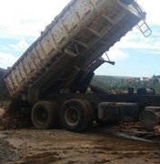 Caminhão é apreendido por descarte irregular de resíduos sólidos em Maceió