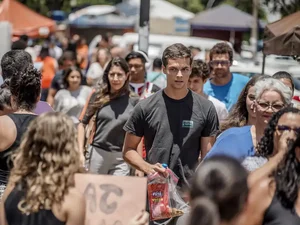 Ensino médio: Pé-de-Meia dará R$ 2 mil por ano a alunos de baixa renda