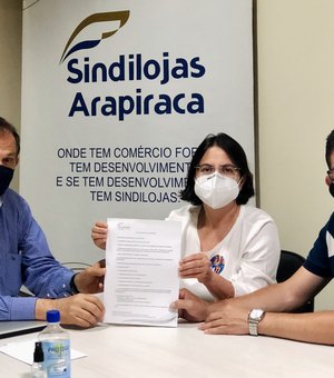 Gilvânia Barros e Marco Sena se reúnem com o presidente do Sindilojas Arapiraca