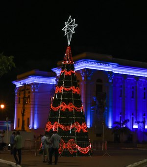 Histórico bairro de Jaraguá recebe iluminação especial de Natal