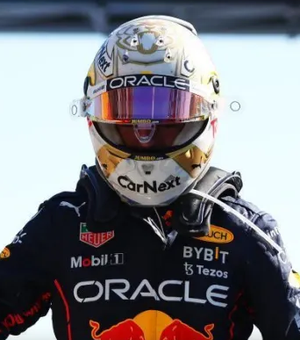 Verstappen vence no Japão apesar da chuva e conquista o bi da F1