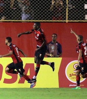 Confusão, virada e apagão: Vitória bate Bahia no 1º jogo da semi na Copa do Nordeste