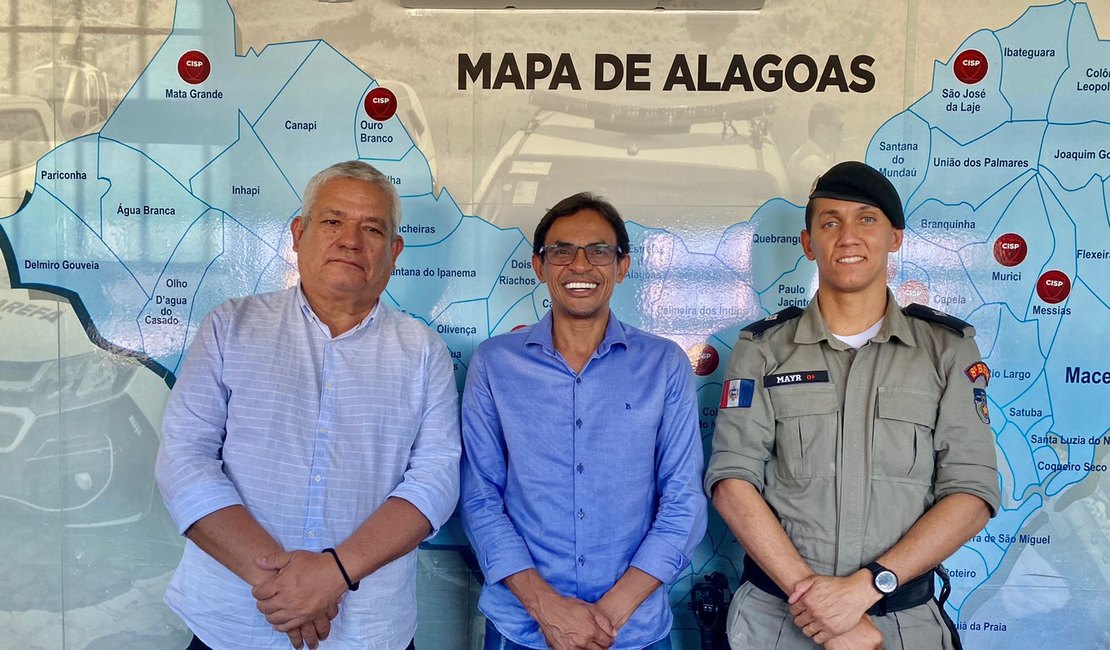 Prefeito Marcos Silva reúne-se com policiais para reafirmar parceria e apoio à segurança no município