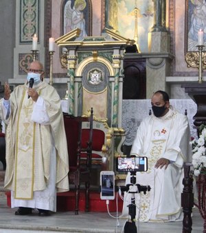 'Não deixemos nossa fé por nenhum projeto humano', diz vigário-geral em missa de Corpus Christi