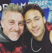 Luciano Huck manda recado de apoio para Neymar durante Caldeirão do Huck