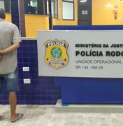 PRF prende homem por porte ilegal de arma na BR-104, em União dos Palmares