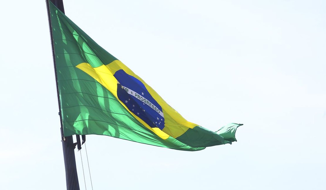 Abertas inscrições para concurso de desenho da Bandeira Nacional