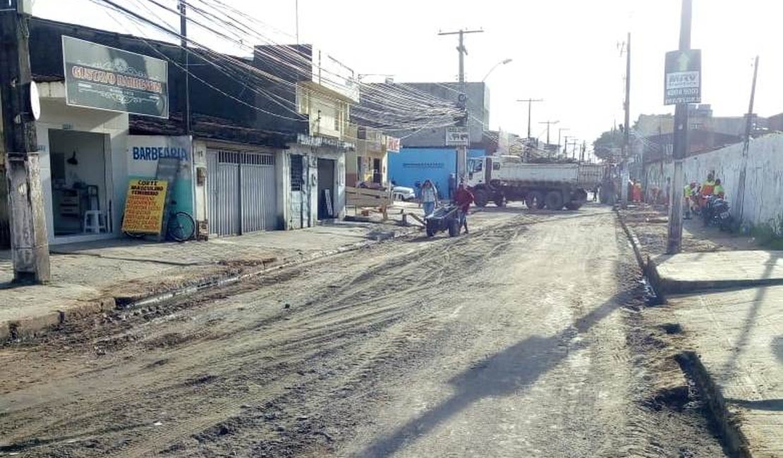 Troca da rede de drenagem na rua Santa Luzia, em Maceió, é concluída