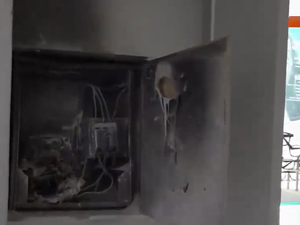 Contador de energia pega fogo dentro de ótica no Centro de Maceió